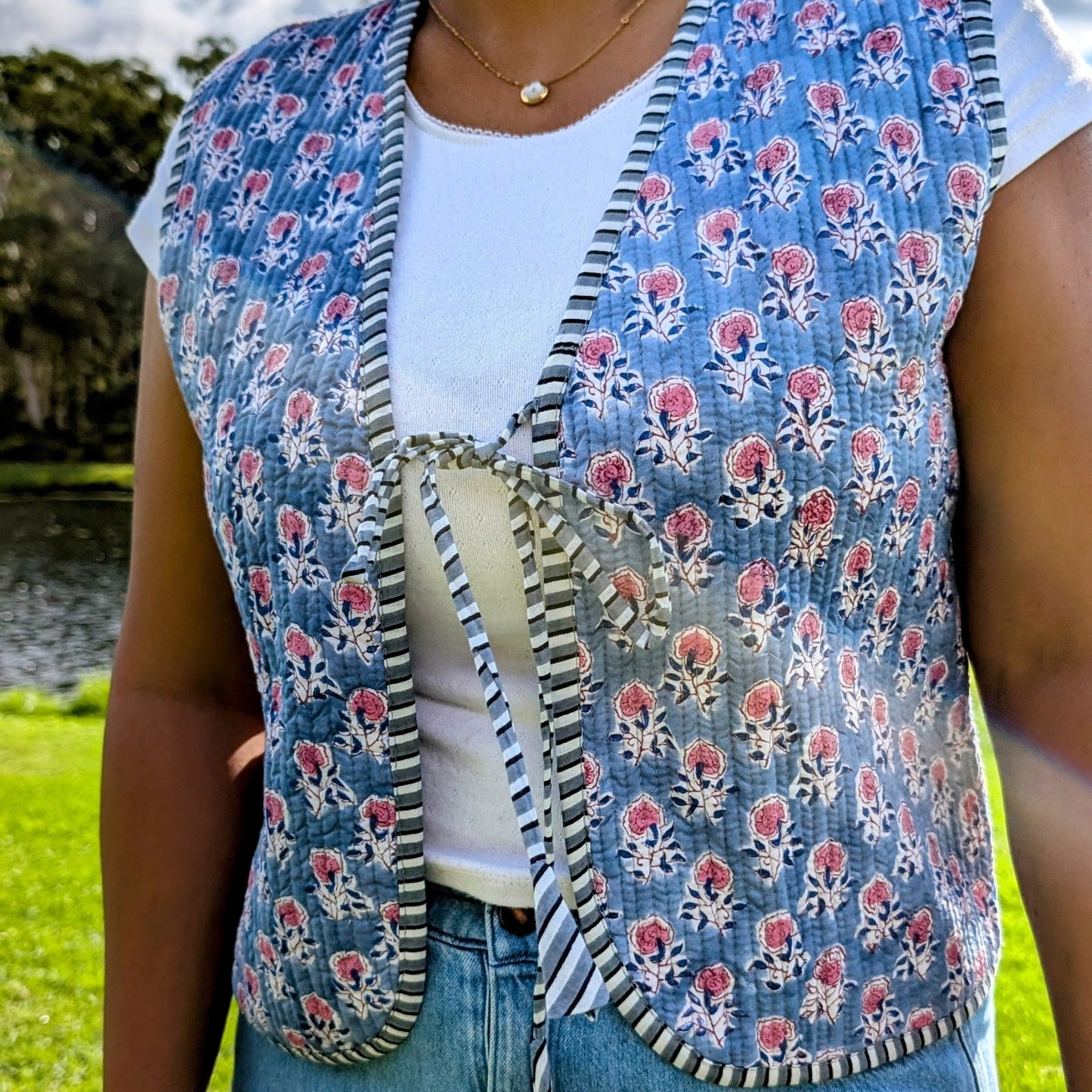 Blue petals vest jacket